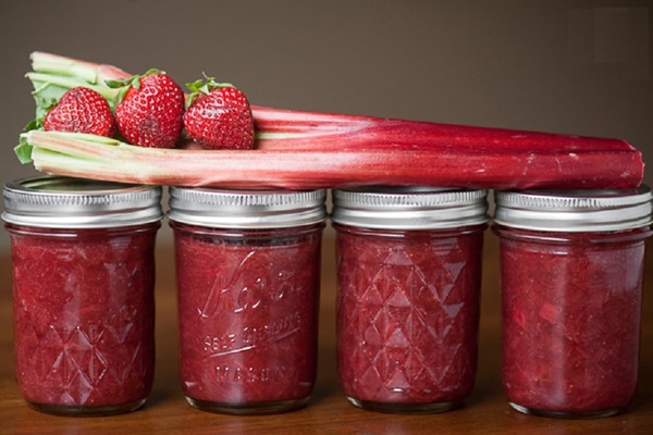 Jam z rebarbora