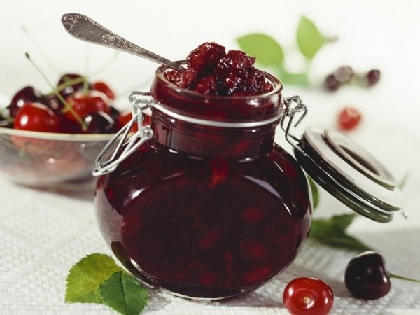 Cherry v zime - recepty - jam so semenami a bez semien, päťminútových briefingy, džemu, želé bez želatíny, čerešňový kompót Cherry v zime - recepty - jam so semenami a bez semien, päťminútových briefingy, džemu, želé bez želatíny, čerešňový kompót