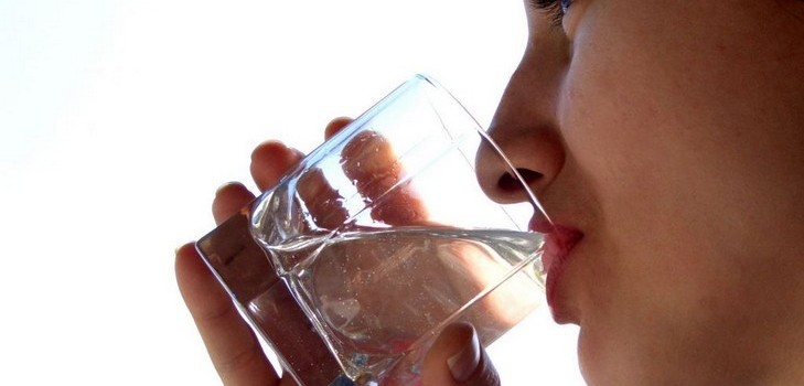 Pitná diéta: čo môžete piť a koľko môžete stratiť